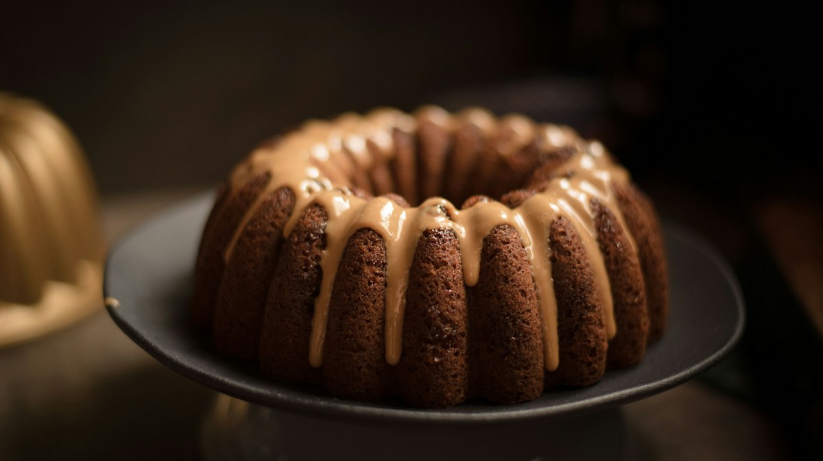 Golden bundt cake